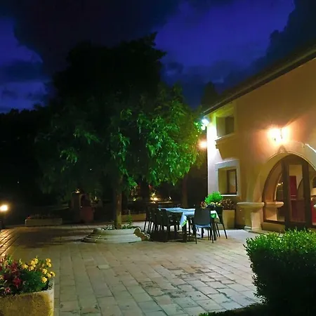 Le Domaine De Charlyne