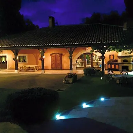 Oda ve Kahvaltı Le Domaine De Charlyne