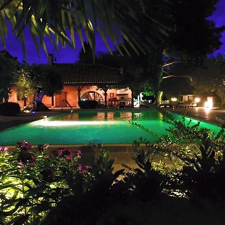 Oda ve Kahvaltı Le Domaine De Charlyne