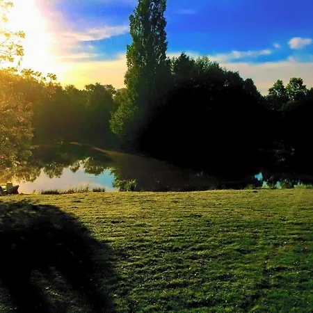 Le Domaine De Charlyne