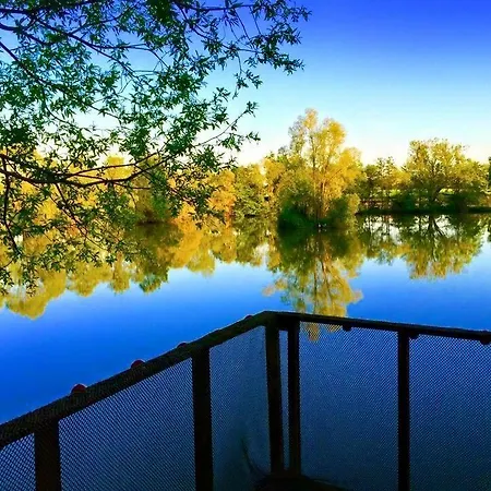 Le Domaine De Charlyne