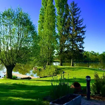 Oda ve Kahvaltı Le Domaine De Charlyne
