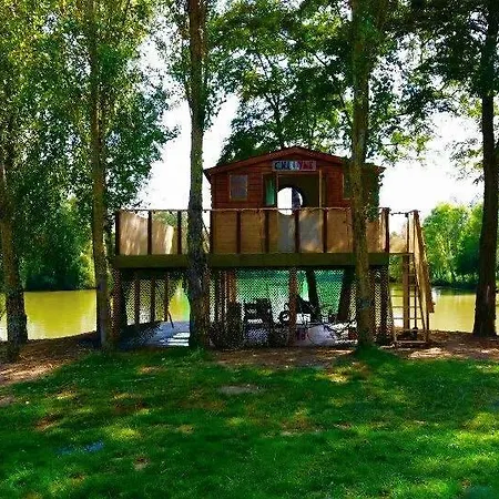 Le Domaine De Charlyne